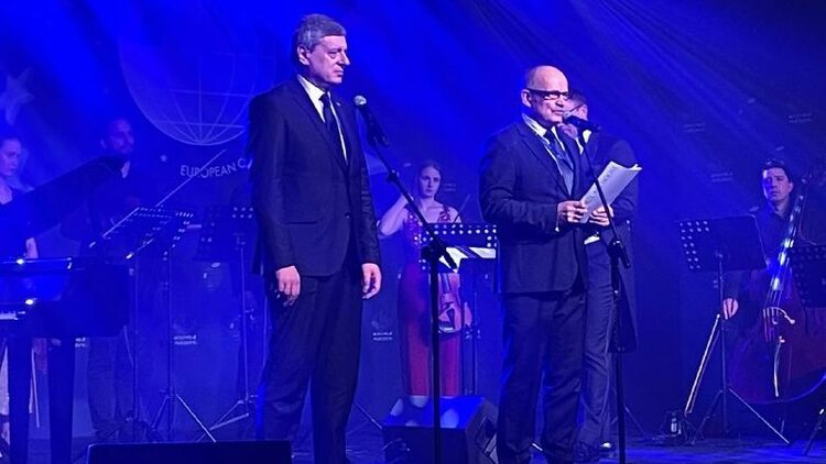 6c0a7728-2f2d-4b62-9c40-3540cd2d3402