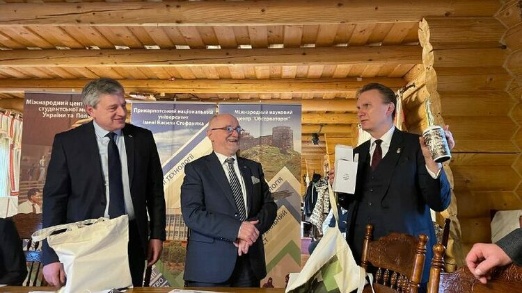 f8c97c6d-7f38-44a5-9d55-ca40e2d822d1