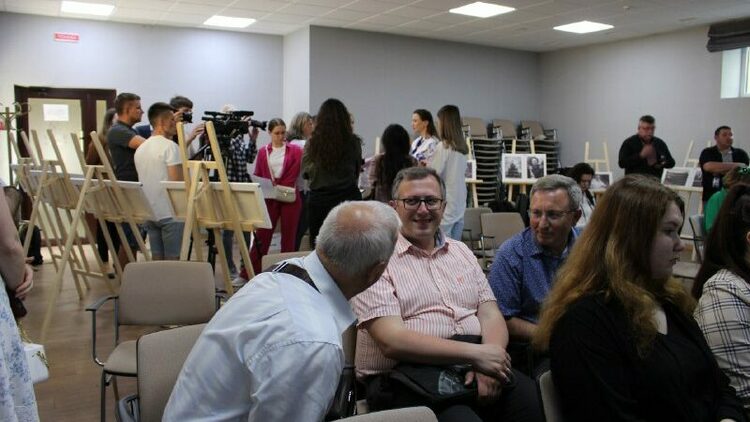 2eff5a35-a5c6-425a-99b9-bfe8d8ff53be