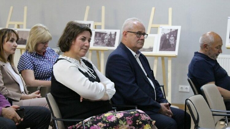 9fa0a498-a466-45f4-a587-9b8078e8cf39