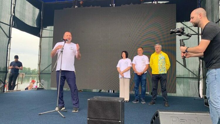 2c223044-eb6d-4cac-8df3-cc2be7b47d43