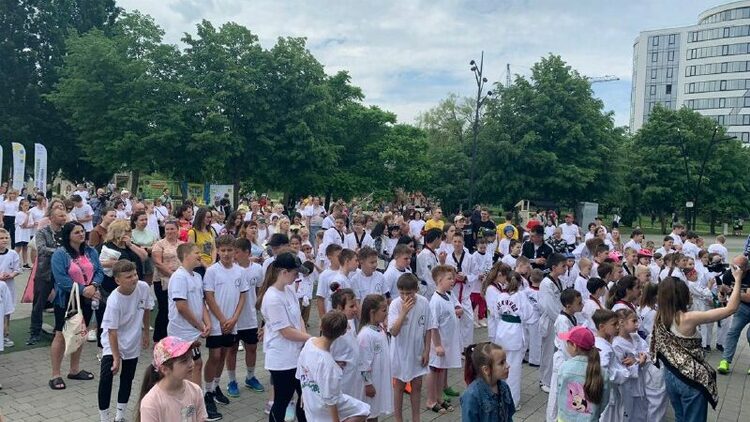 8247938b-3b40-4492-a6a8-a0f4ca132f75