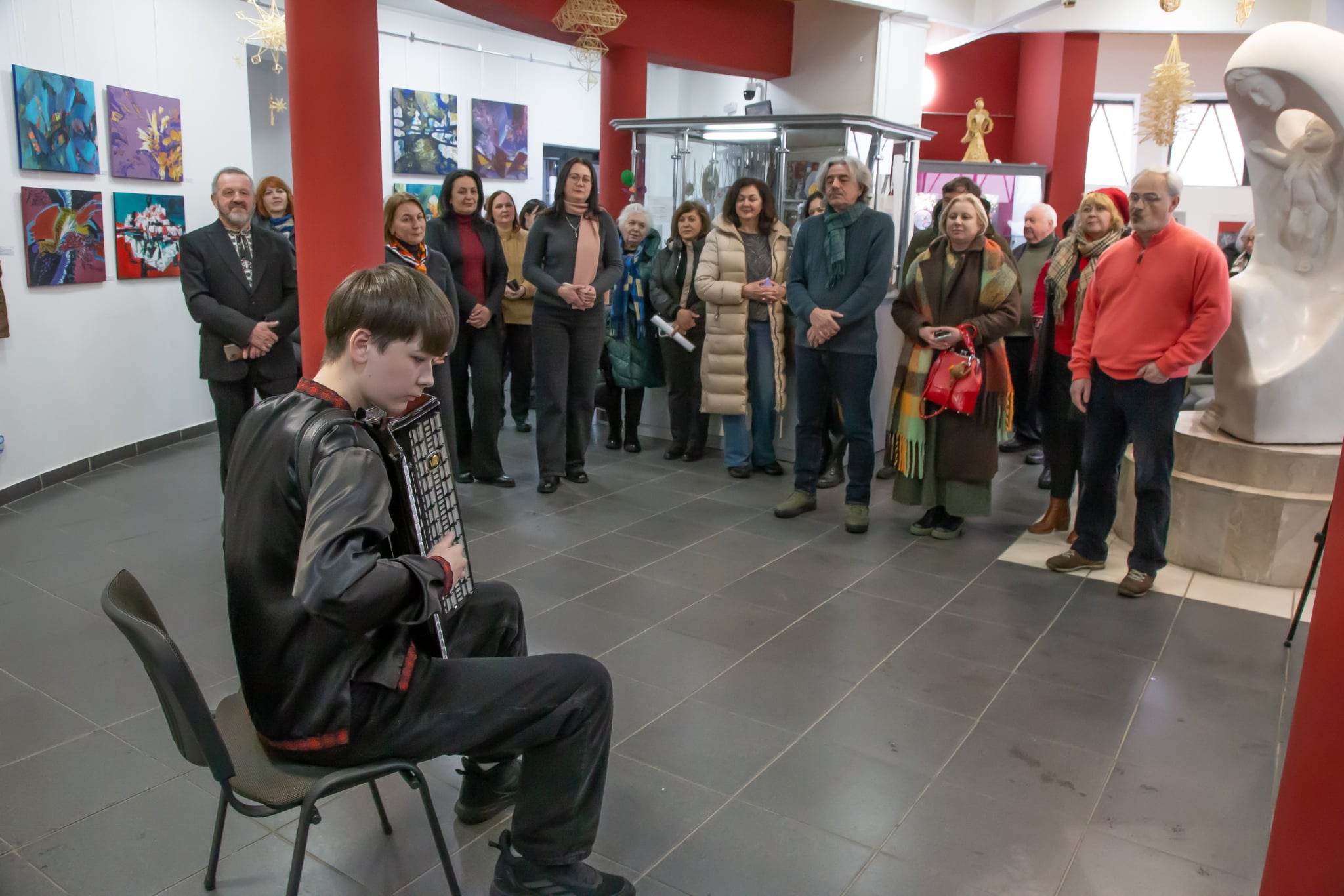 65-та персональна виставка: у Коломиї презентували «Емоційні ритми» Богдана Губаля